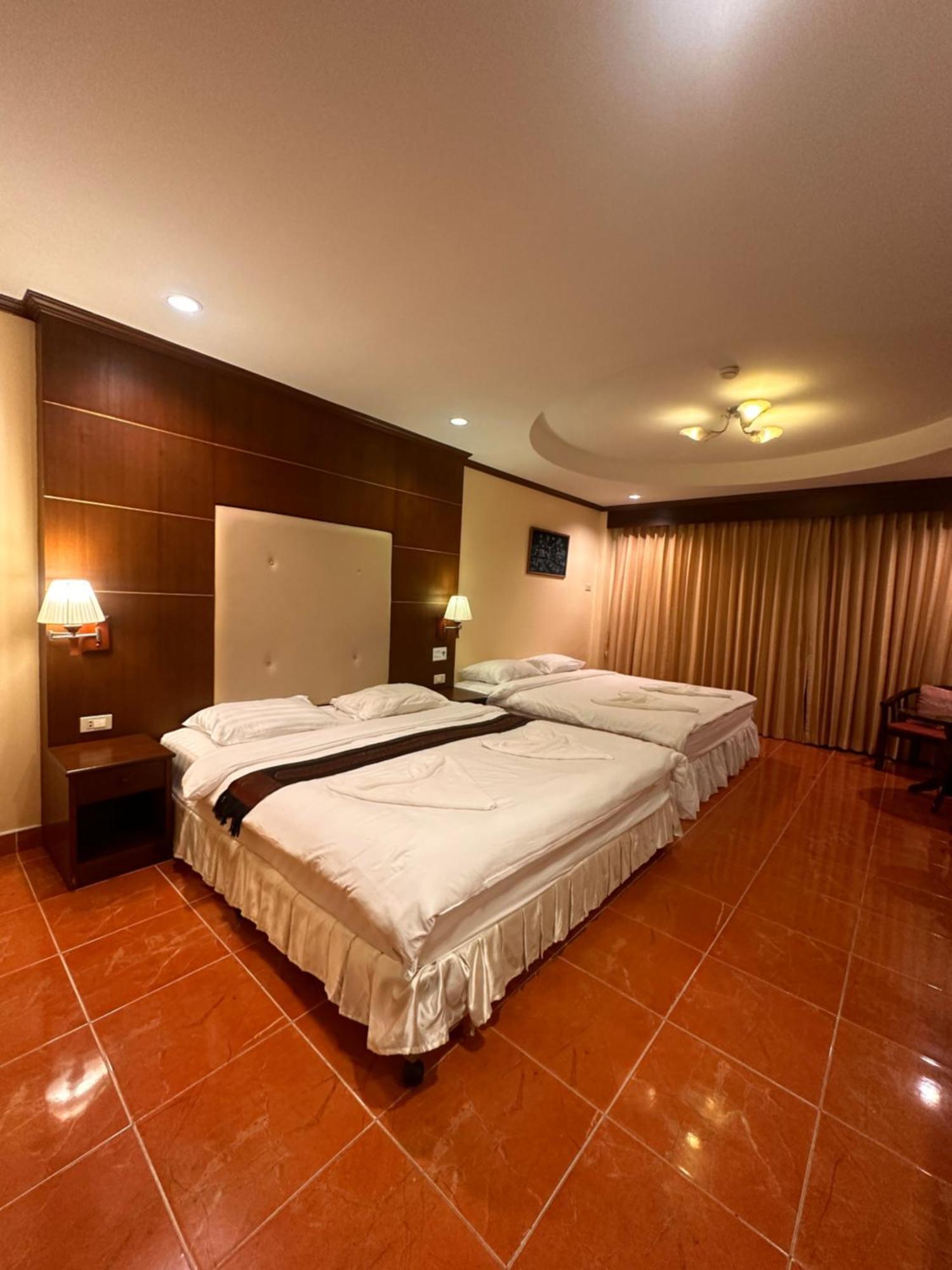 Hotel Centre Point Nanai Patong Zewnętrze zdjęcie